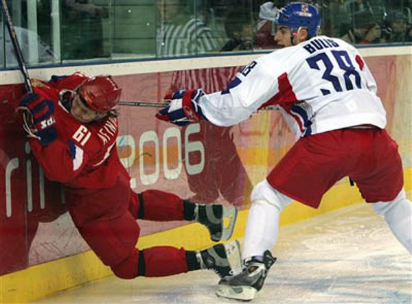 Фотосвидетельство унижения российских хоккеистов в Турине (9 фото)