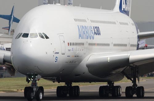       Airbus -380 (9 )