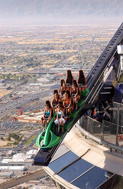 Такой атракцион можно увидеть только на вершине небоскреба в Лас-Вегасе (3 фото)