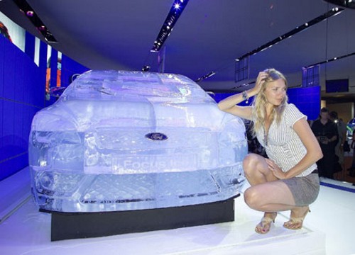 Ледяной Ford Focus (2 фото)