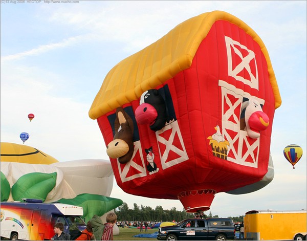 Красочный парад воздушных шаров (17 фото)