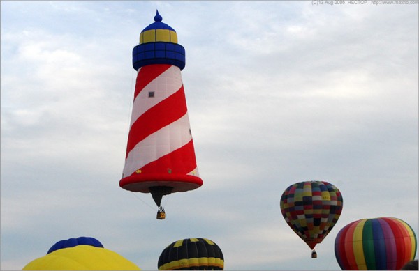 Красочный парад воздушных шаров (17 фото)