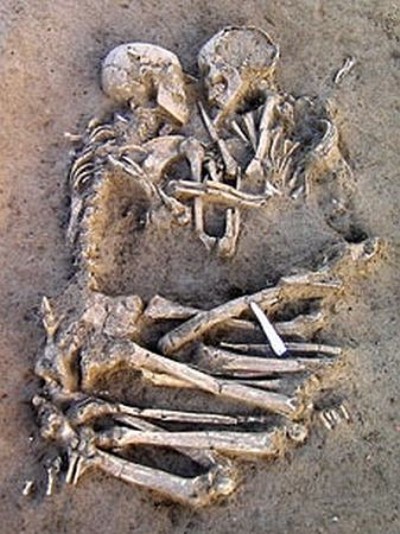 Археологи нашли скелеты 