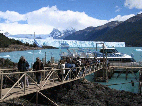 Гигантский ледник сползает на Аргентину! (8 фото)