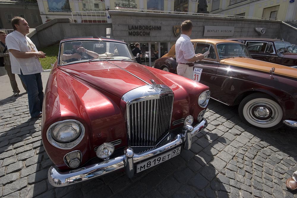 5-е ралли классических автомобилей LUC Chopard в Москве (14 фото)