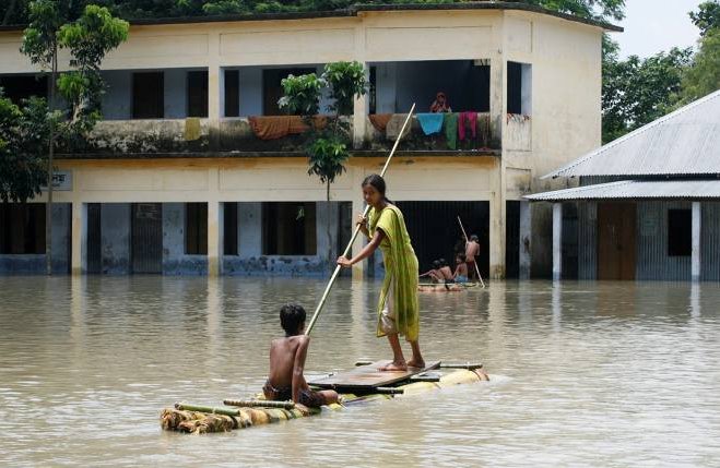 Наводнение в Южной Азии (8 фото)