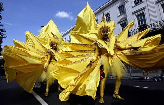Самый крупный и красочный карнавал в Европе! (9 фото)