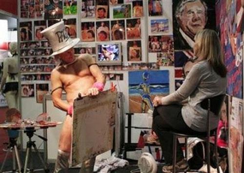 Австралийский художник открыл новое направление в искусстве – пенис-арт (9 фото)