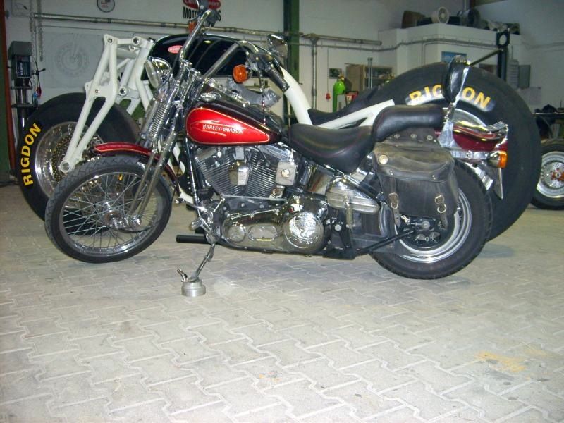 Гигантский мотоцикл с мощностью в 350 л.с. (6 фото)