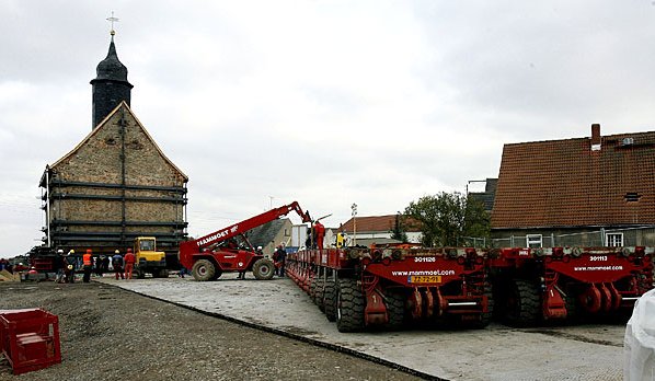  Emmaus-Kirche    (8 )