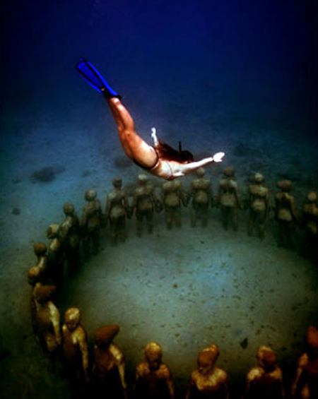 «Молиньере» – единственный в мире парк подводных скульптур (9 фото)