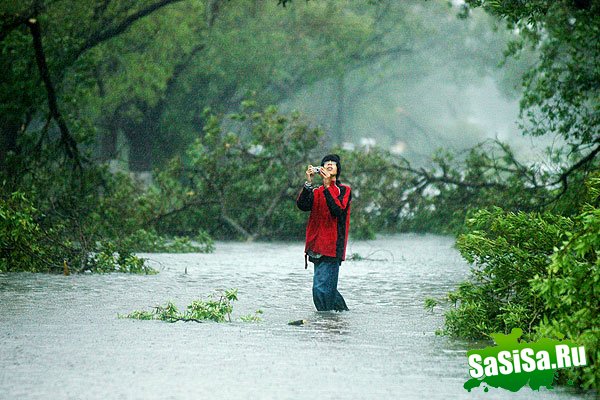 Последствия урагана «Долли» в Техасе и Мексике (11 фото)