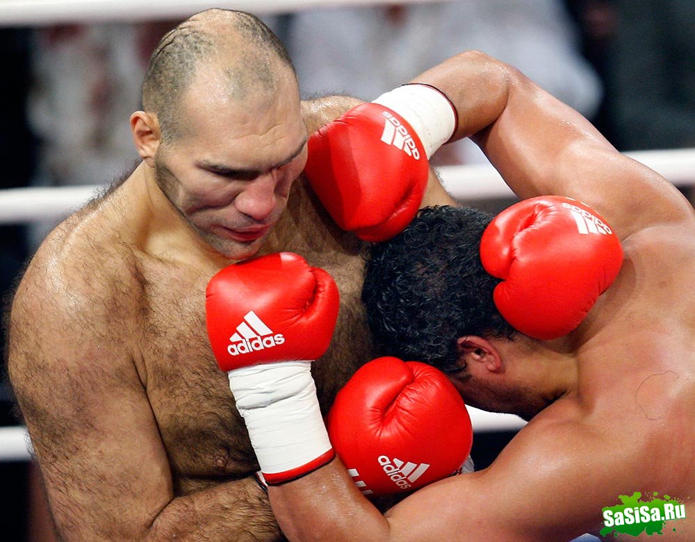 Николай Валуев завоевал титул временного чемпиона мира  (4 фото)