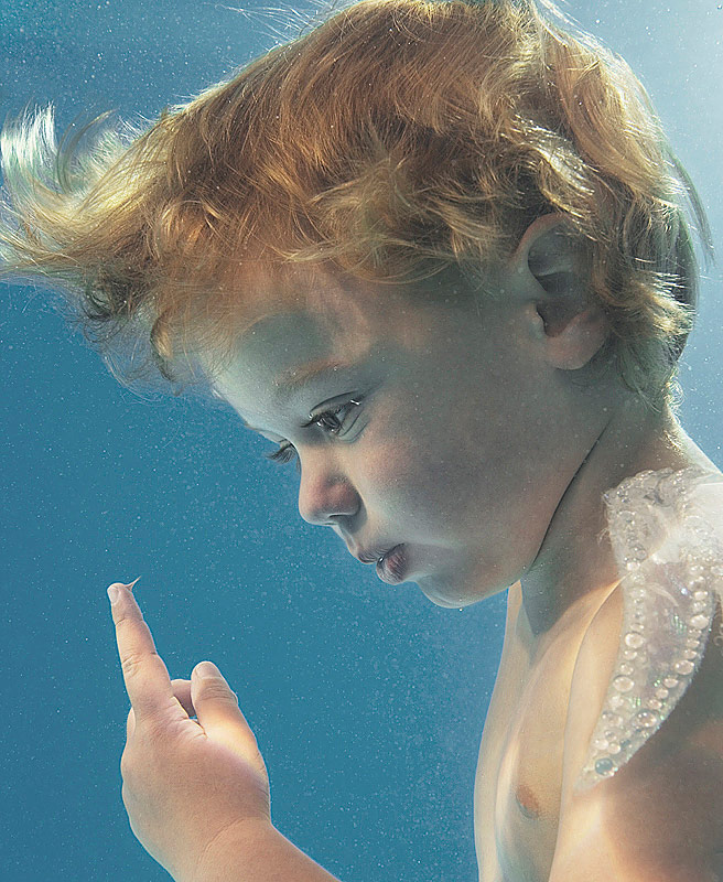 -  Zena HOLLOWAY (24 )