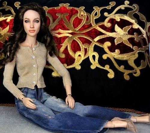  Angelina Jolie  3000$ (3 )