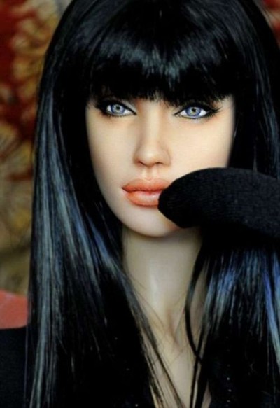 Кукла Angelina Jolie стоимостью 3000$ (3 фото)