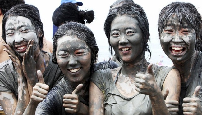 Фестиваль грязи в Южной Корее (8 фото)