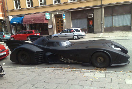 Машина Бэтмэна (4 фото)