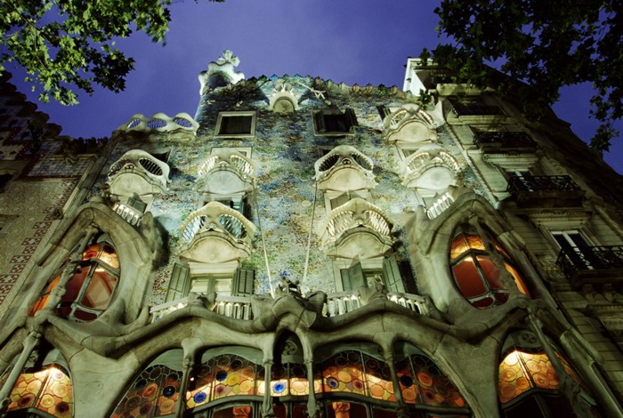 Дом Бальо в Барселоне (19 фото)