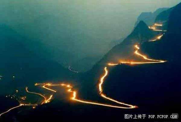 Китайская дорога в пропасть (8 фото)