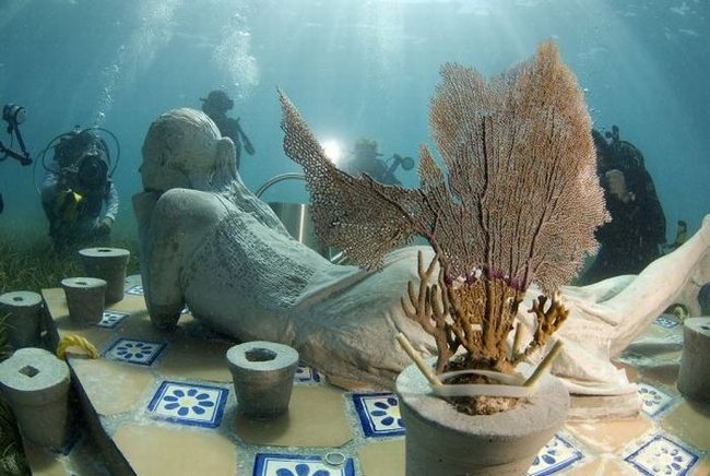 Самый большой подводный музей в мире (13 фото)