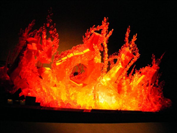 Огонь из лего - невероятная работа! (6 фото)