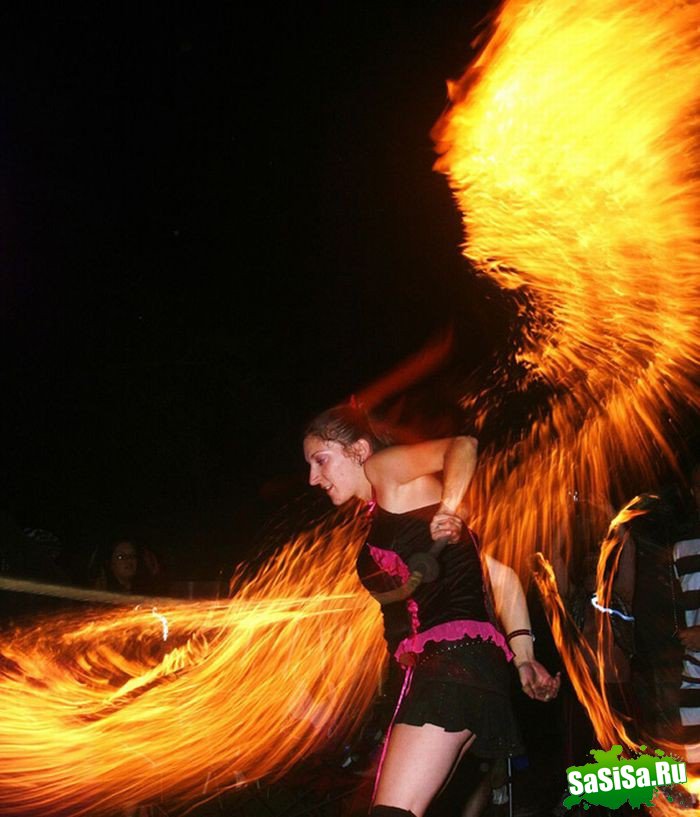 Танцы с огнем - красивое зрелище! (16 фото)