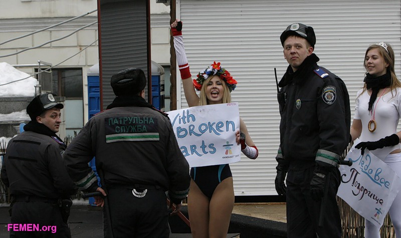   FEMEN... (4 )
