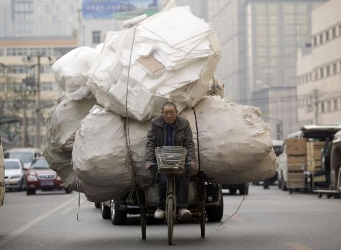 Как собирают мусор в Китае (15 фото)