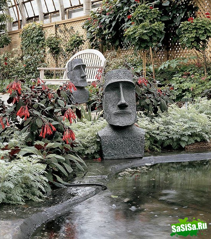 Необычные садовые скульптуры (14 фото)