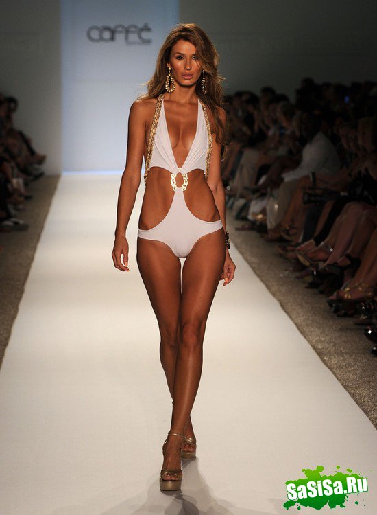    Mercedes-Benz Fashion Week Miami: Swimwear 2010 (17 )