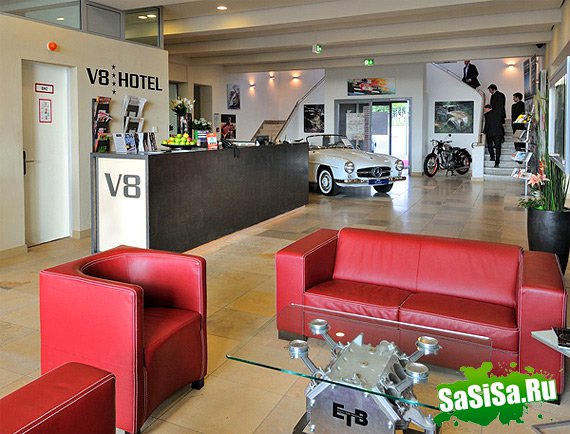  V8 Hotel (18 )