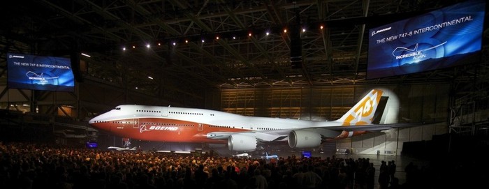 Новый пассажирский самолет Boeing 747-8 Intercontinental (5 фото)