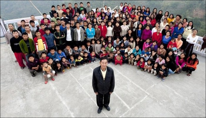 Самая большая в мире семья (4 фото)