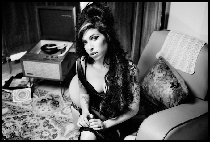 Эми Уайнхаус (Amy Winehouse) (17 фото + видео)