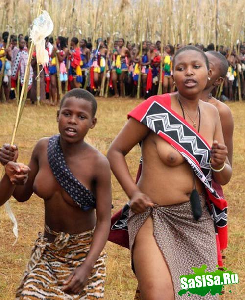В Свазиленде - очередной ежегодный "танец тростника"-праздник