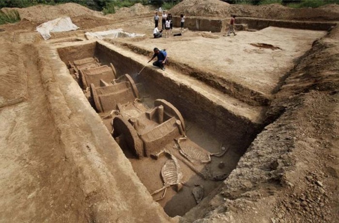Уникальное археологическое открытие в Китае (4 фото)