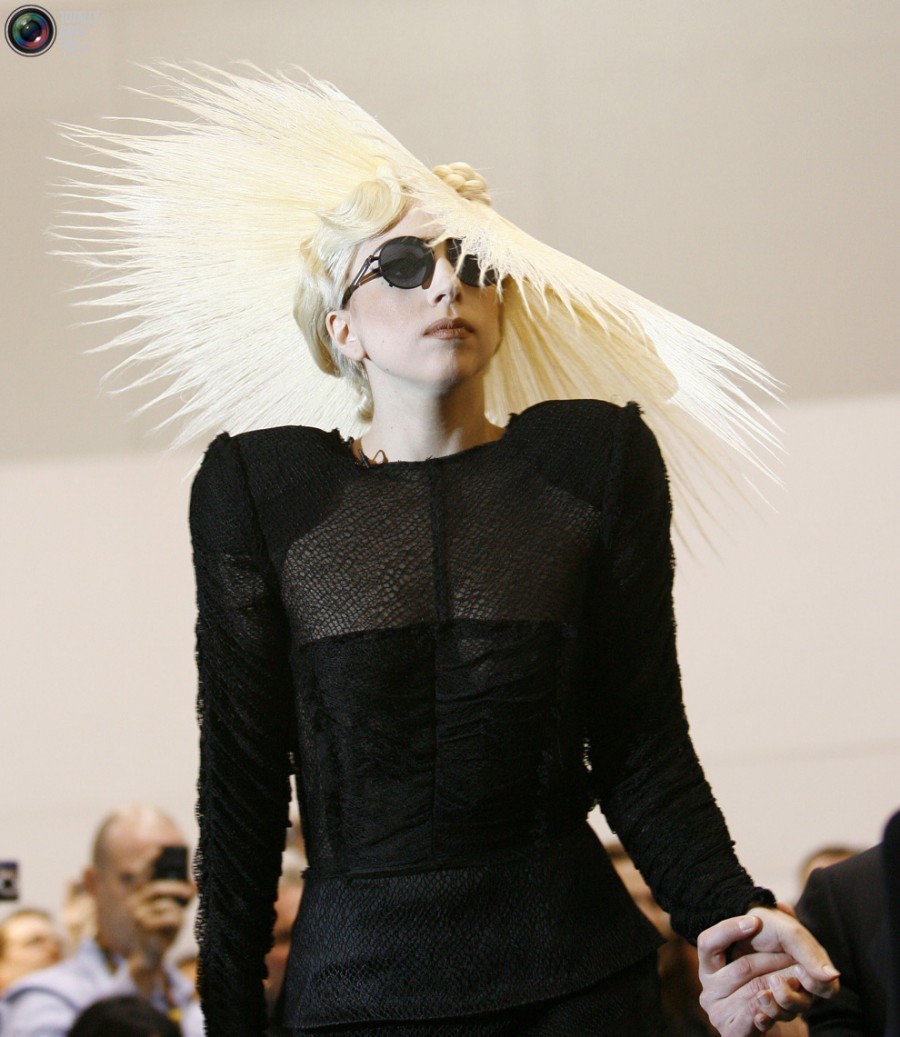 Многоликая Леди Гага (27 фото)