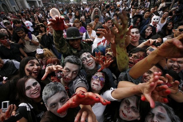 Зомби рекорд в Мехико (8 фото)