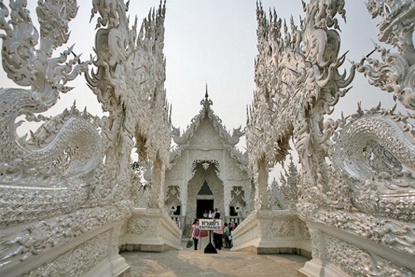 Белый храм Wat Rong Khun (17 фото)