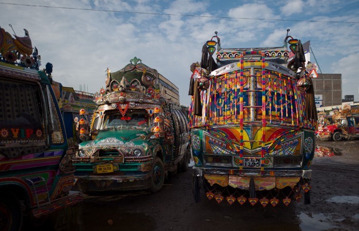 Пакистанские автобусы и грузовики (14 фото)