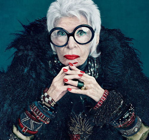 Лицом косметической компании выбрали 90-летнюю модницу (2 фото)