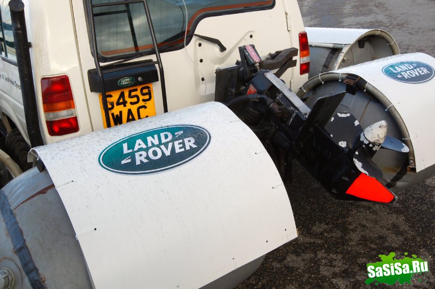 Плавающий автомобиль Land Rover Discovery (8 фото)