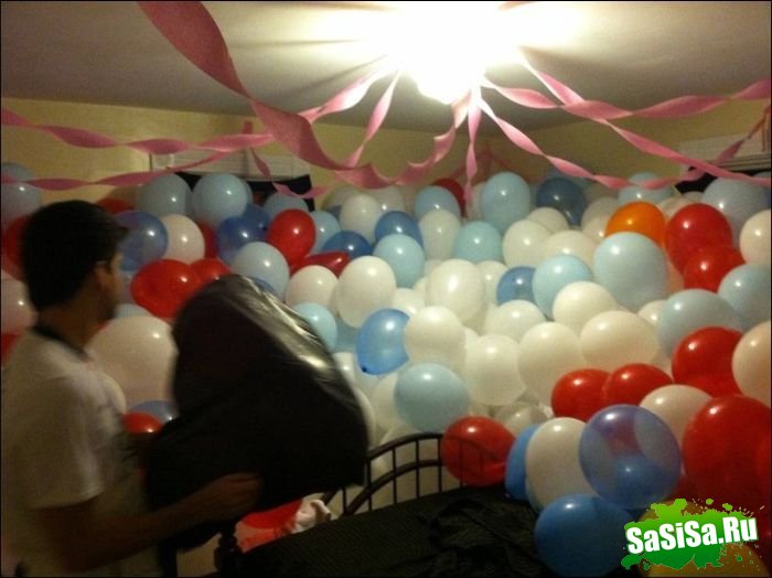 Сколько шариков может вместиться в комнату общежития (16 фото)