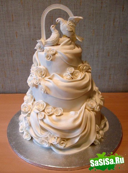 Подборка шикарных свадебных тортиков (18 фото)