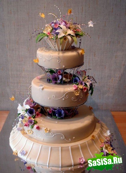 Подборка шикарных свадебных тортиков (18 фото)