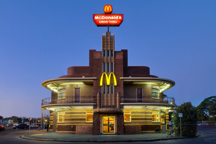 Самые необычные рестораны McDonald’s в мире (28 фото)