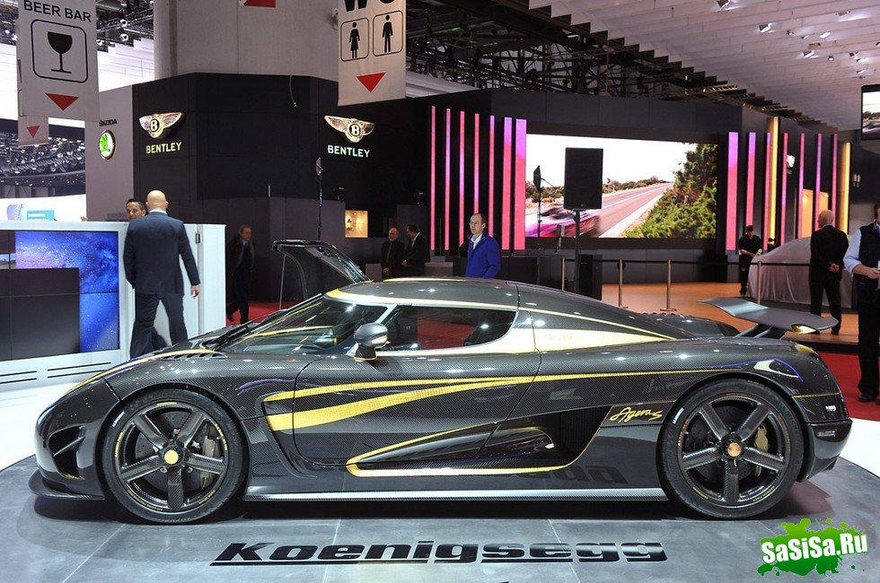 Koenigsegg Agera S Hundra: смесь карбона и золота (6 фото)