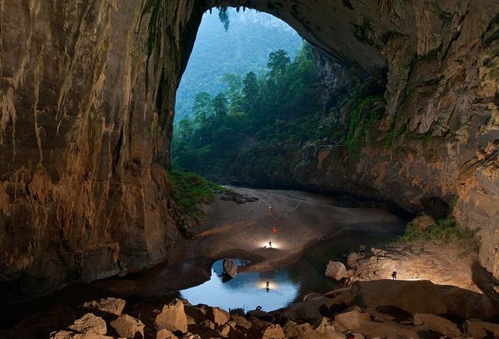      Son Doong    (10 )