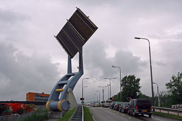 Невероятный «Летающий мост» в Нидерландах (5 фото + видео)